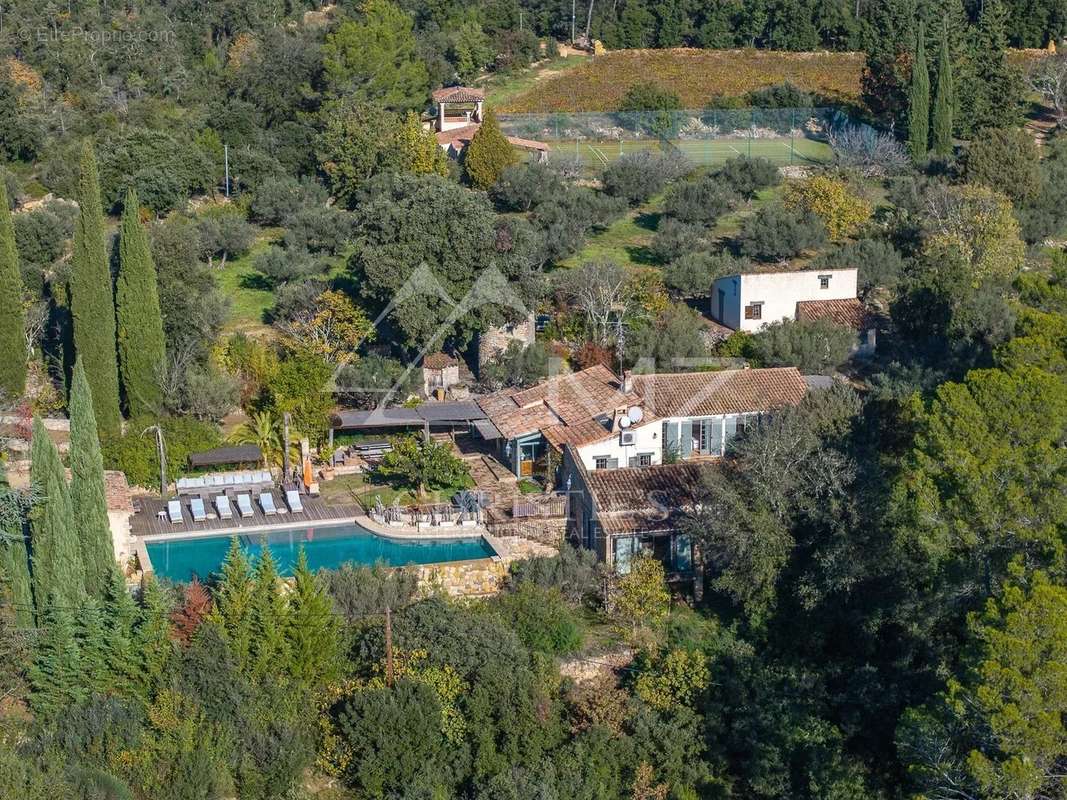 Maison à ENTRECASTEAUX