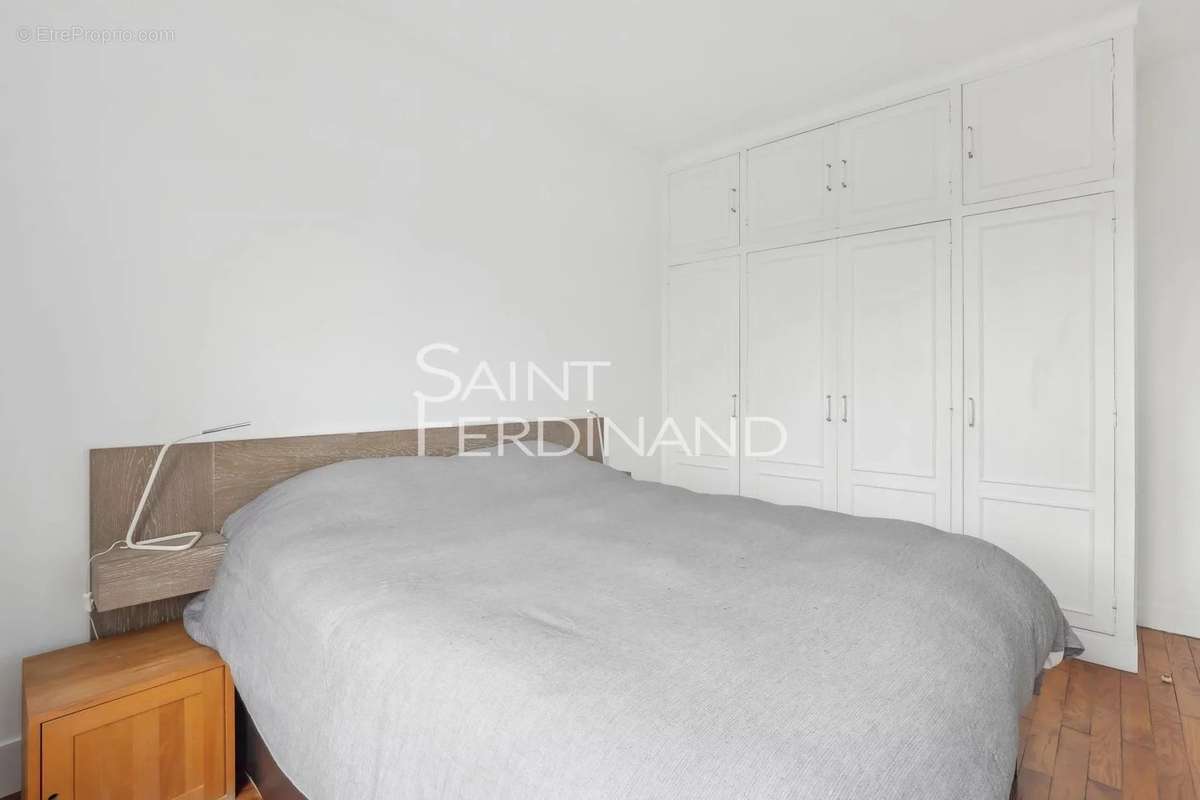 Appartement à NEUILLY-SUR-SEINE