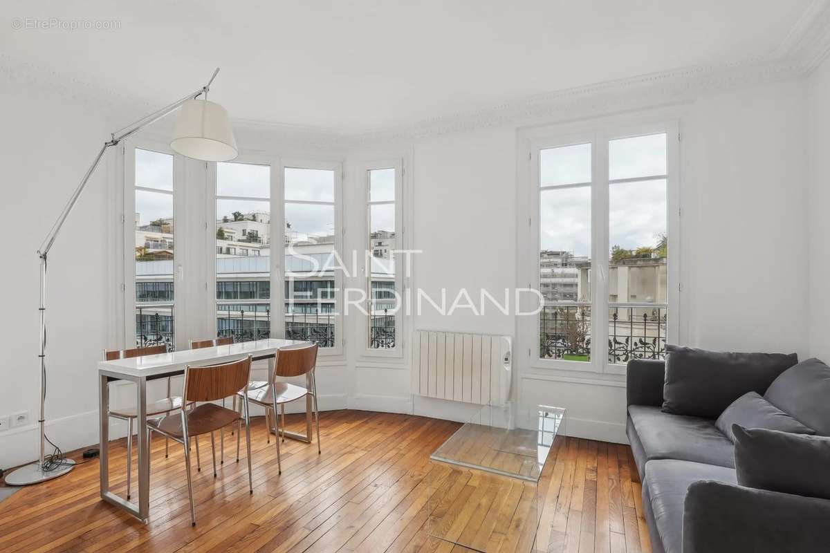 Appartement à NEUILLY-SUR-SEINE