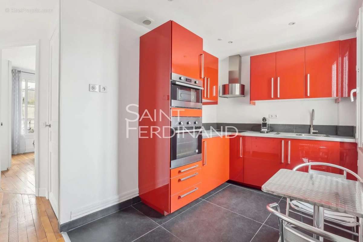 Appartement à NEUILLY-SUR-SEINE