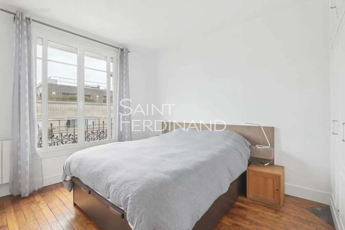 Appartement à NEUILLY-SUR-SEINE