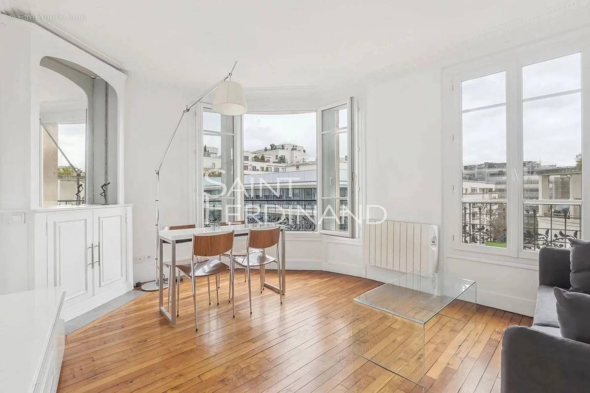 Appartement à NEUILLY-SUR-SEINE