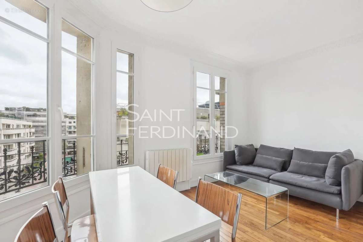 Appartement à NEUILLY-SUR-SEINE