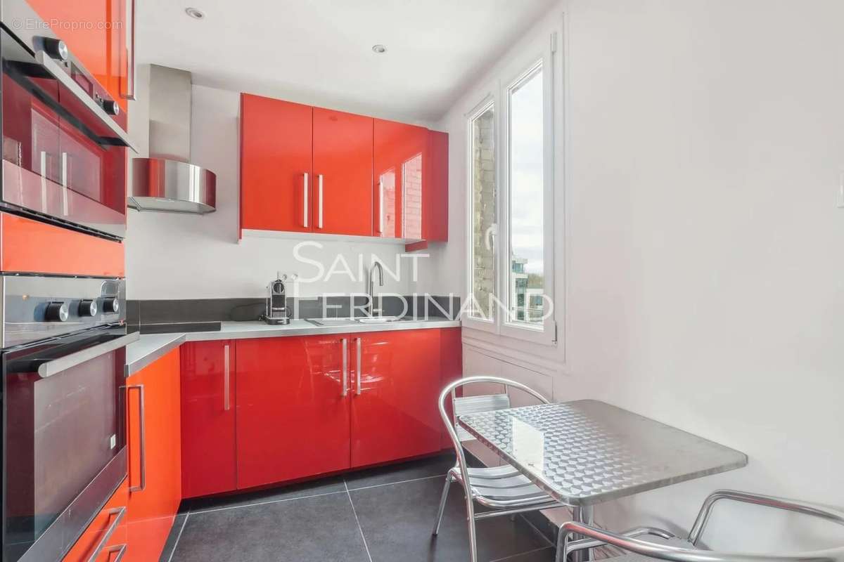 Appartement à NEUILLY-SUR-SEINE