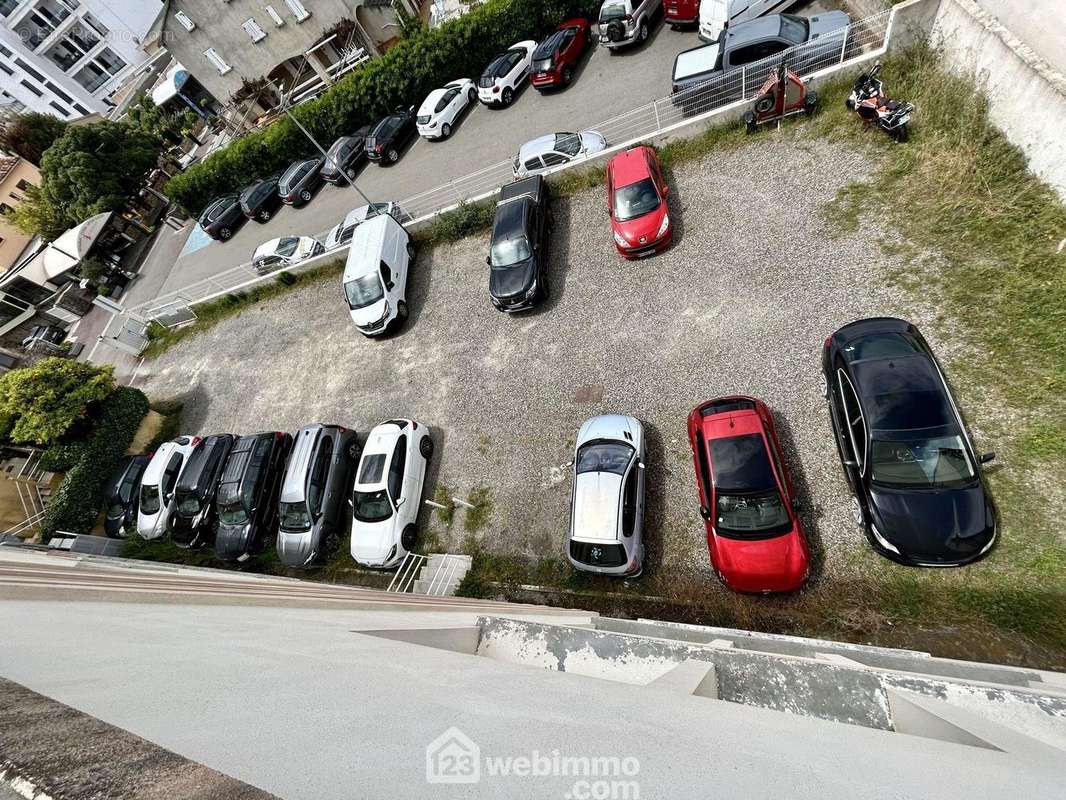 1 place de parking privative - Appartement à SAN-NICOLAO