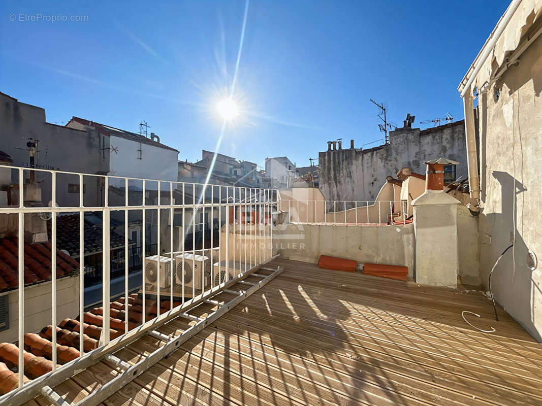 Appartement à MARSEILLE-2E