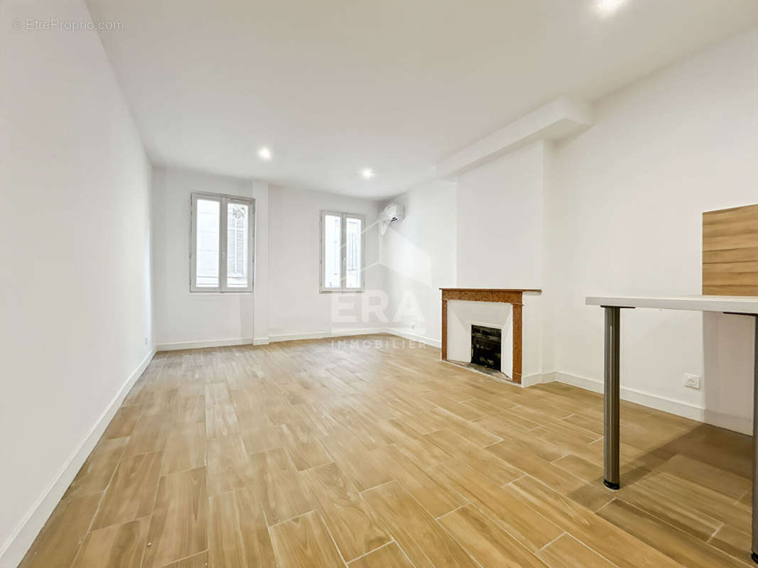 Appartement à MARSEILLE-2E