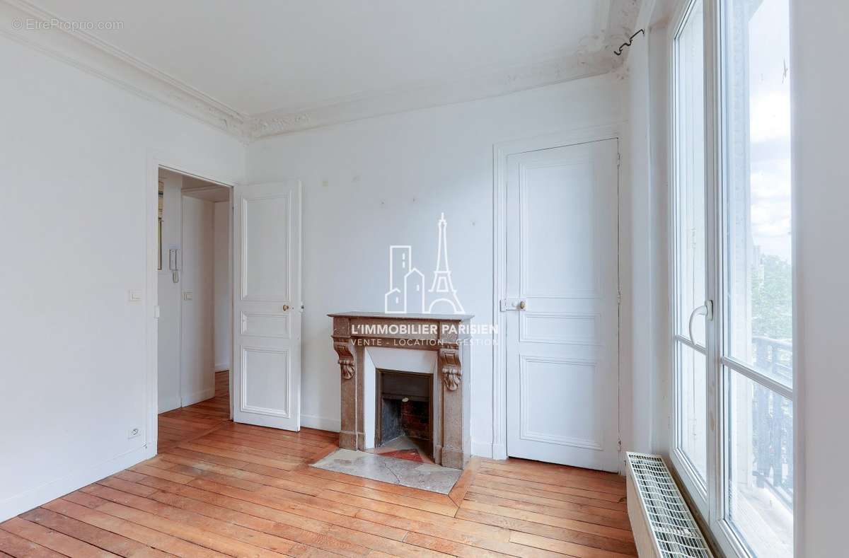 Appartement à PARIS-18E