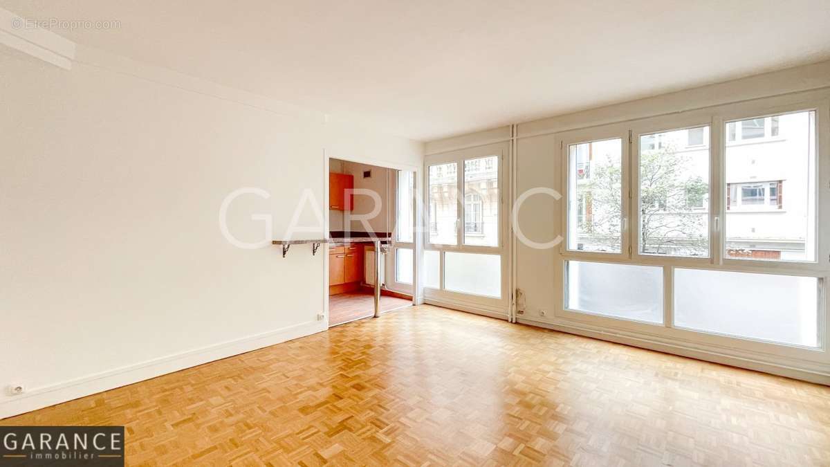 Appartement à PARIS-12E