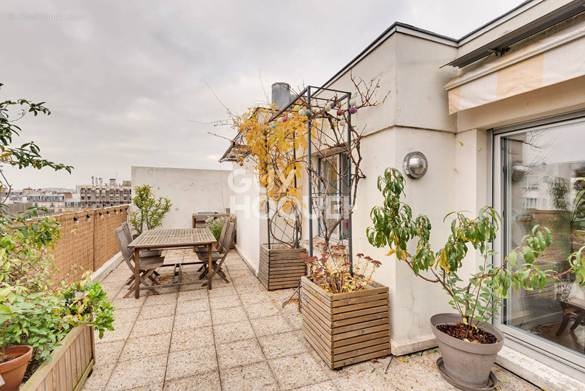 Appartement à PARIS-15E