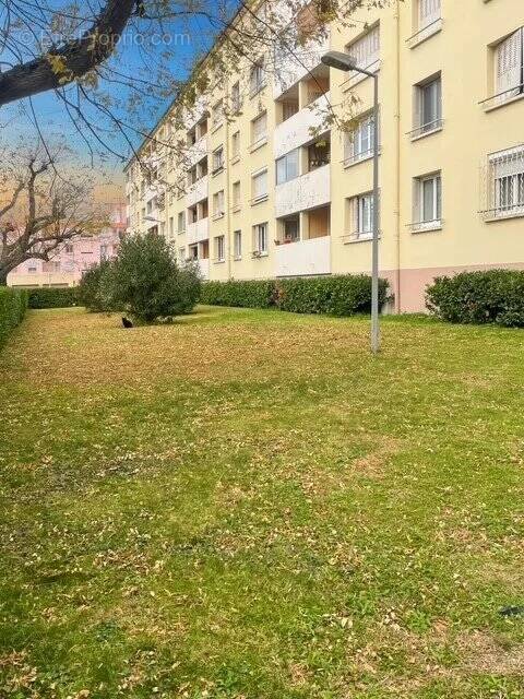 Appartement à SALON-DE-PROVENCE