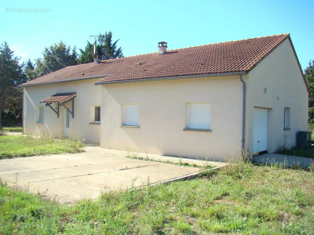 Maison à SAINT-MAURICE-LA-CLOUERE