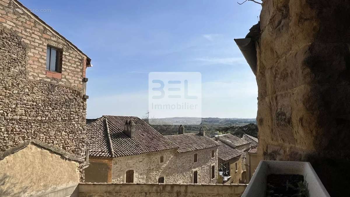 Maison à LAUDUN-L&#039;ARDOISE