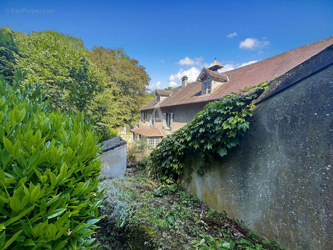 Maison à GAILLON-SUR-MONTCIENT