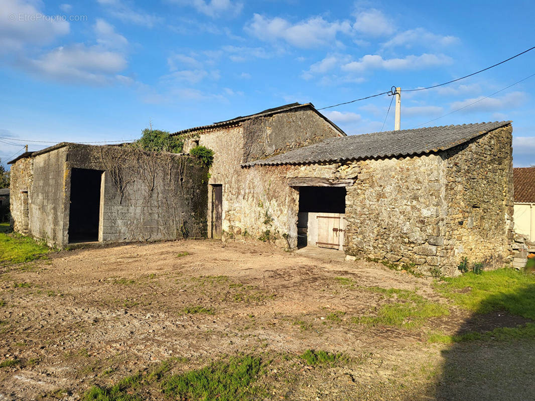 Maison à SAINT-PAUL-MONT-PENIT