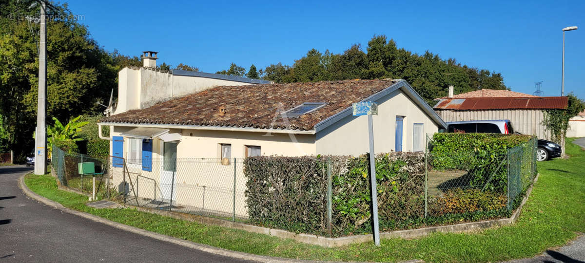 Maison à LA CHAPELLE-DES-POTS