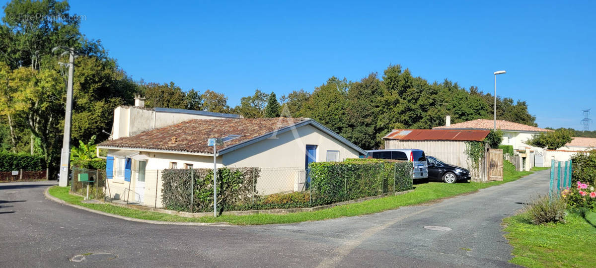 Maison à LA CHAPELLE-DES-POTS