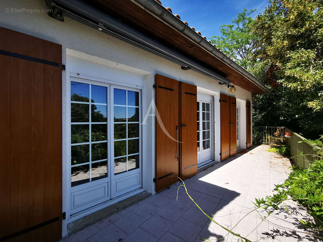 Maison à CHEF-BOUTONNE