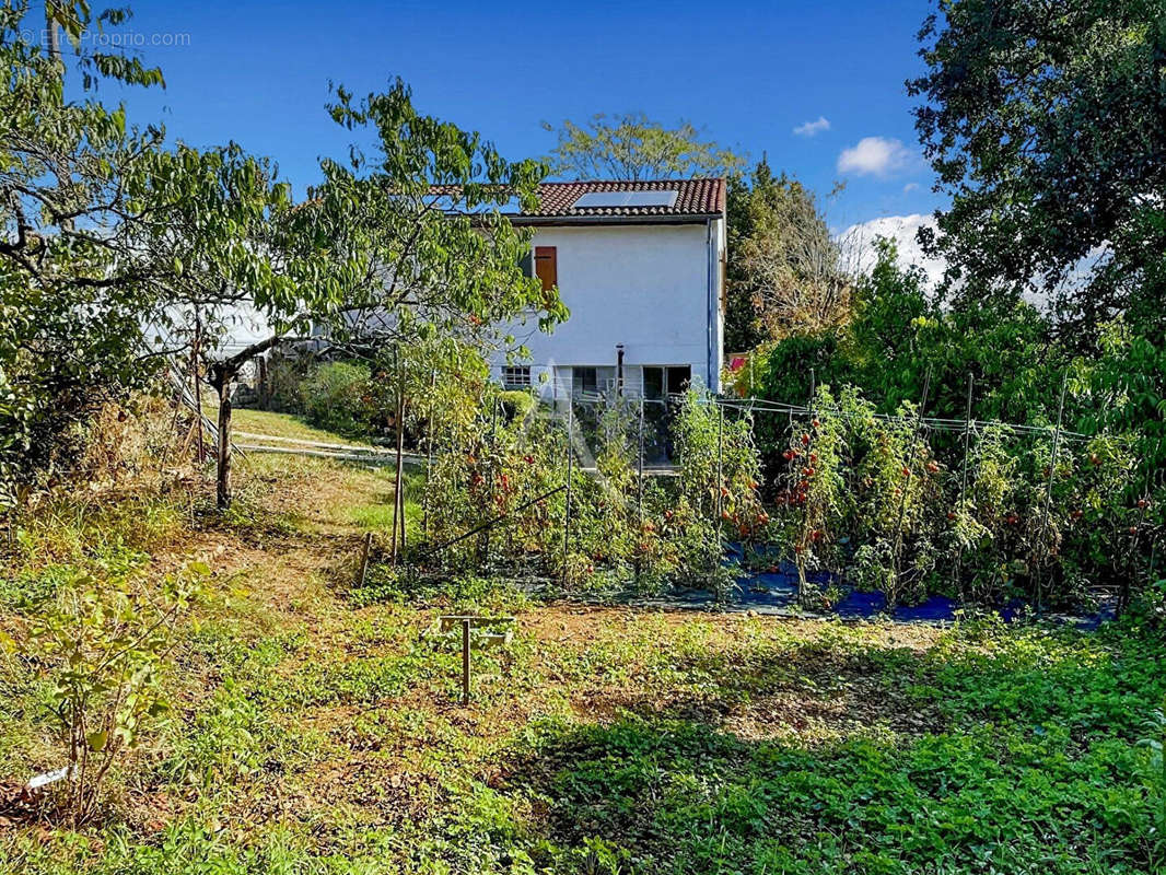 Maison à CHEF-BOUTONNE