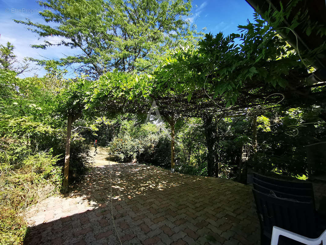 Maison à CHEF-BOUTONNE