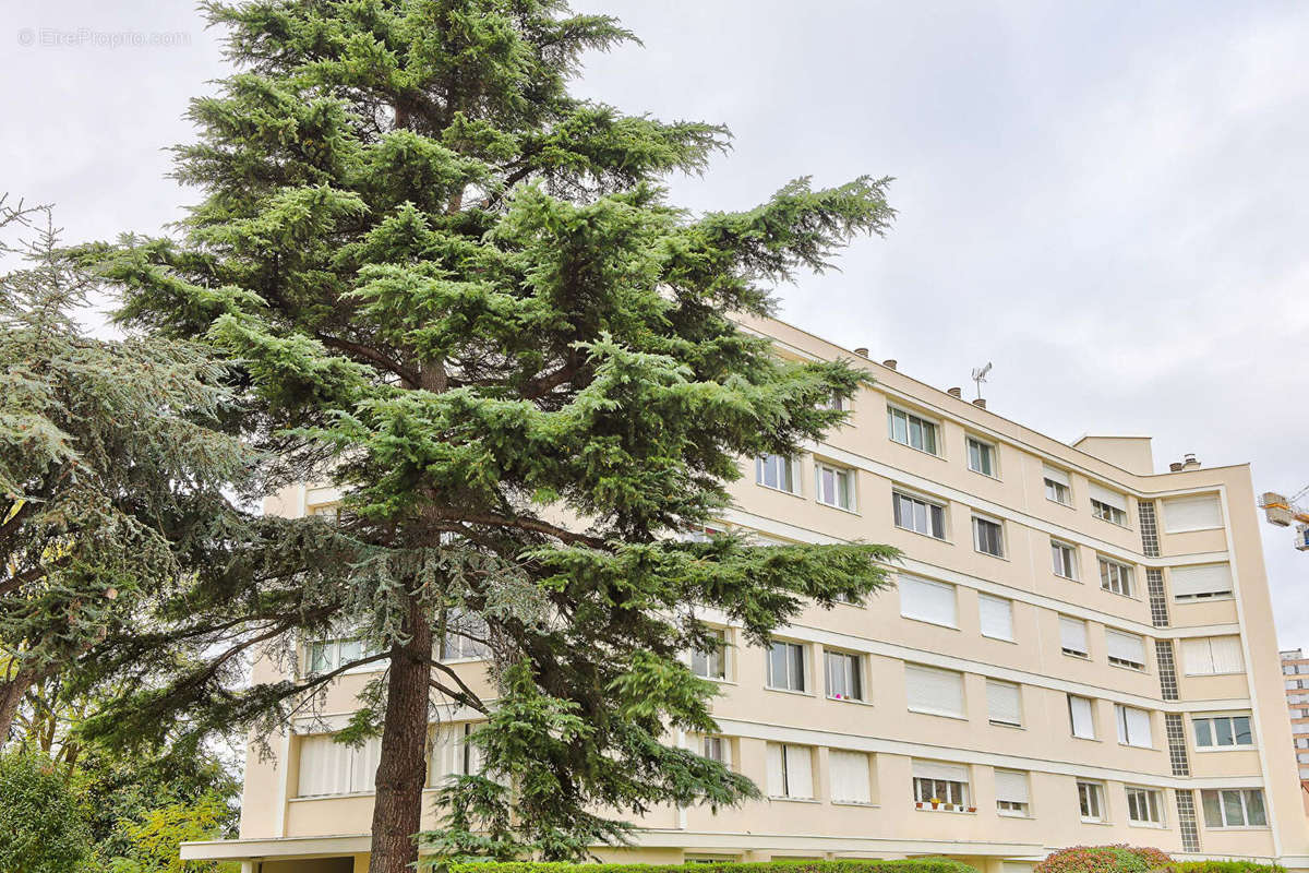 Appartement à COLOMBES