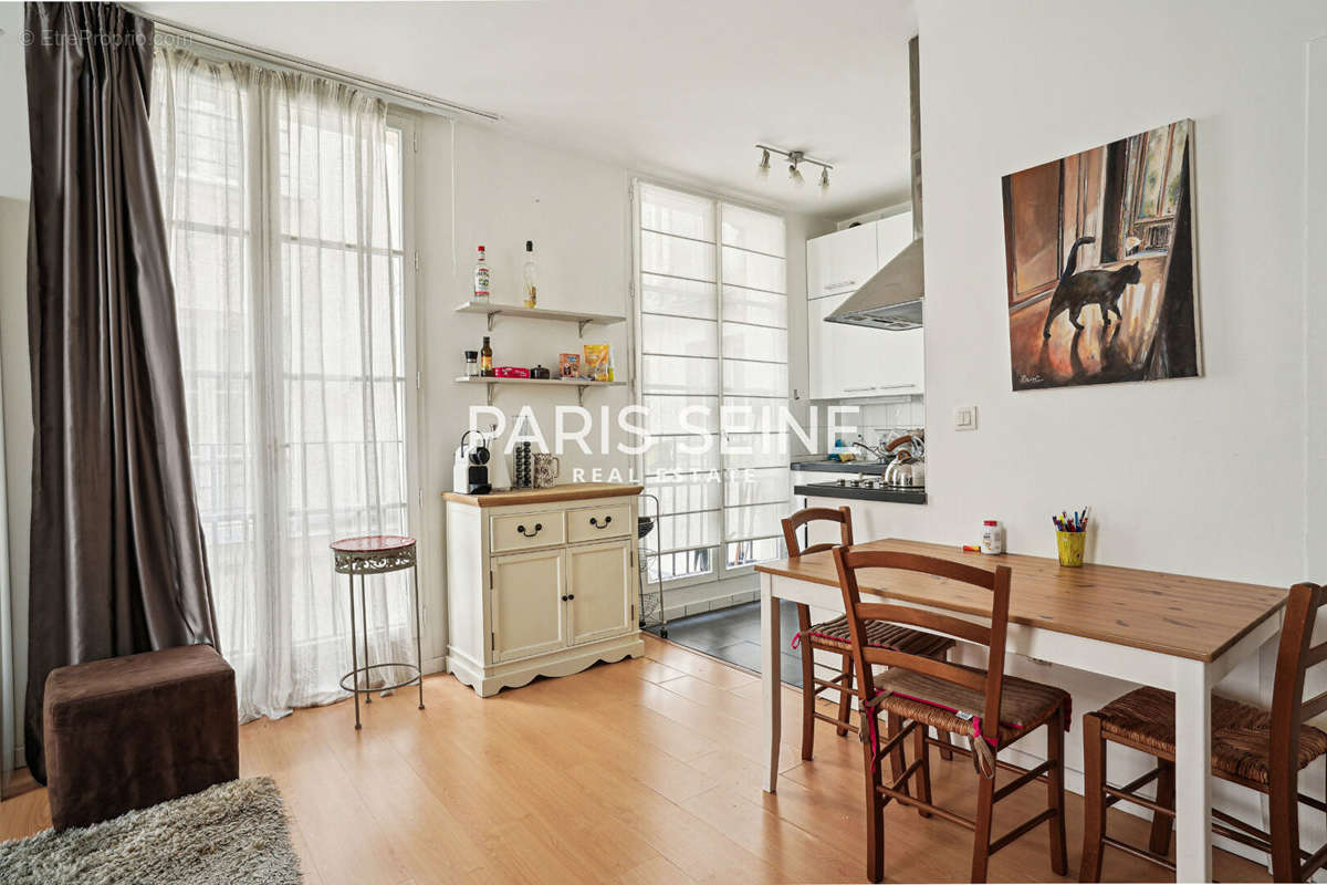 Appartement à PARIS-1E