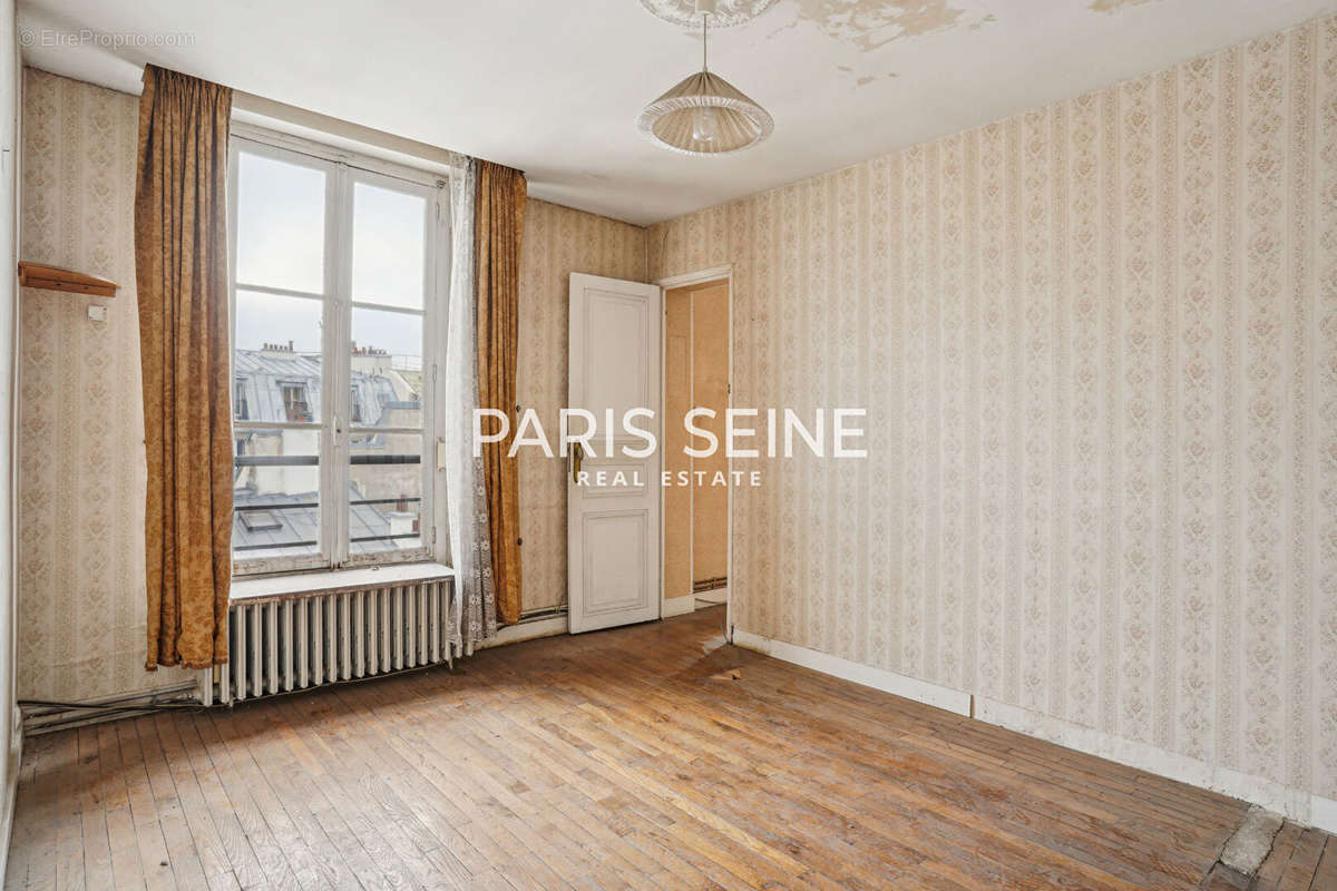 Appartement à PARIS-3E