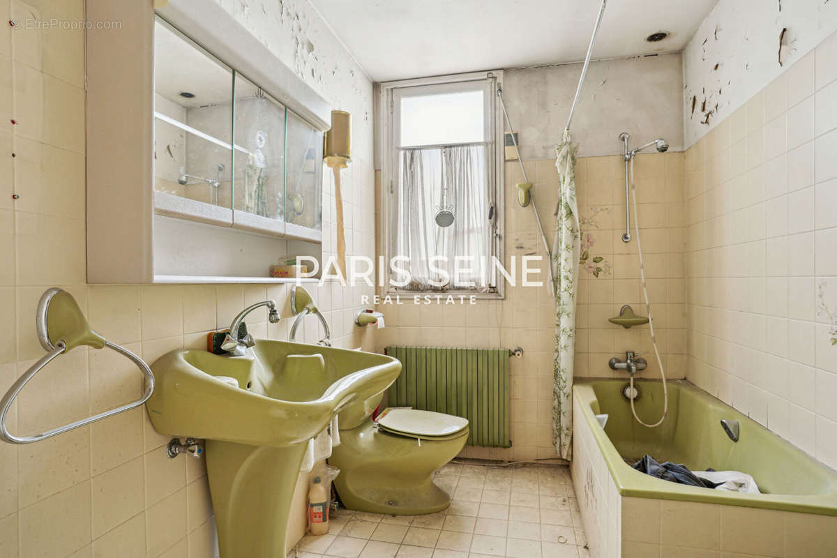 Appartement à PARIS-3E