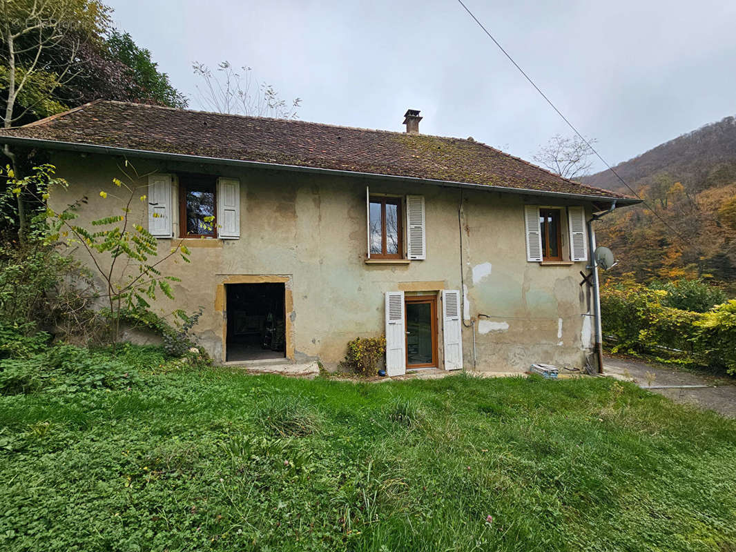 Maison à SAINT-GENIX-SUR-GUIERS