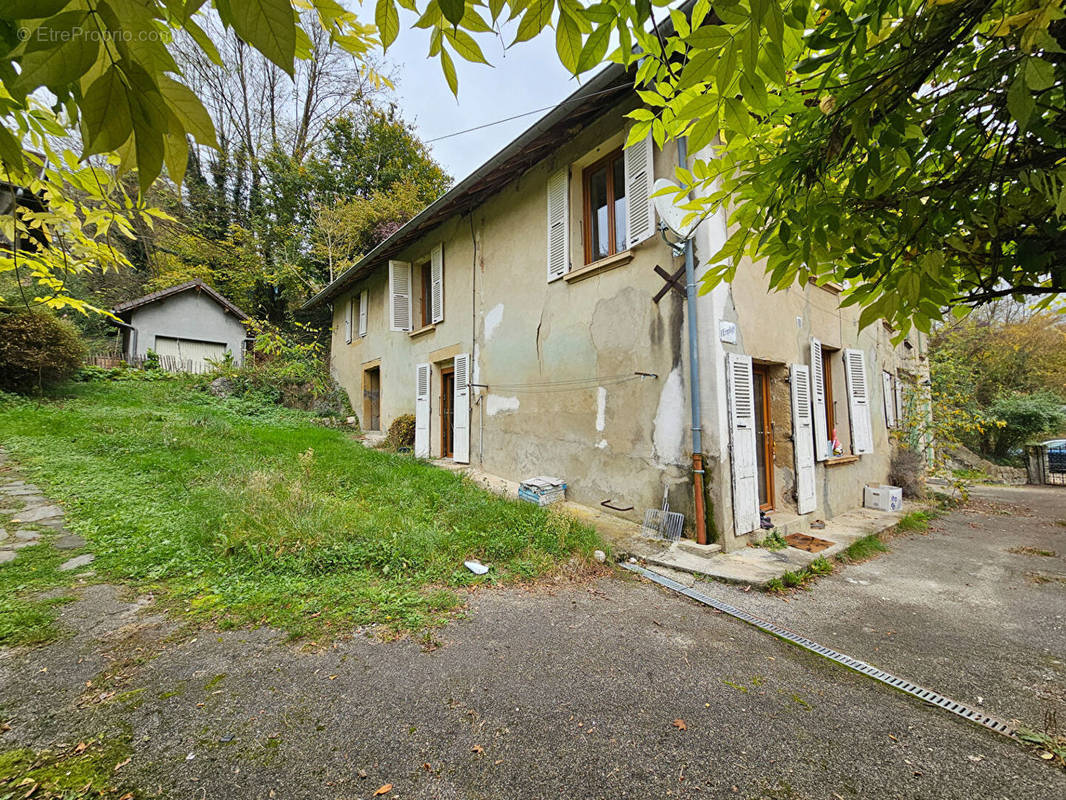 Maison à SAINT-GENIX-SUR-GUIERS