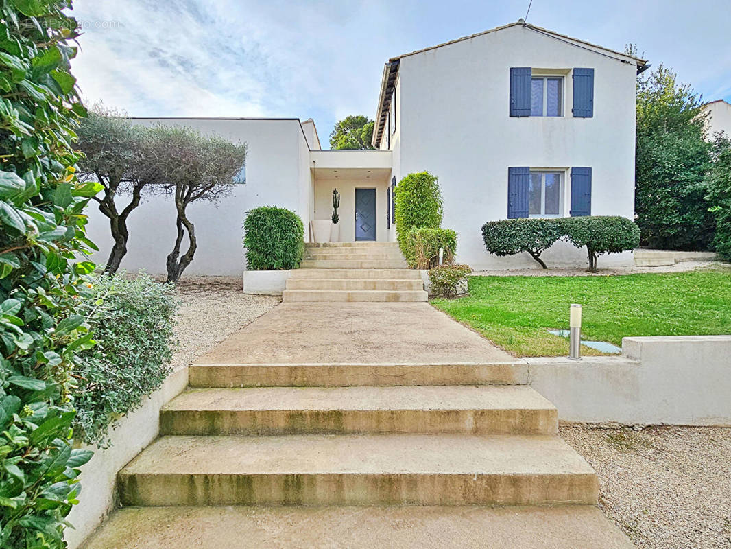 Maison à VILLENEUVE-LES-AVIGNON