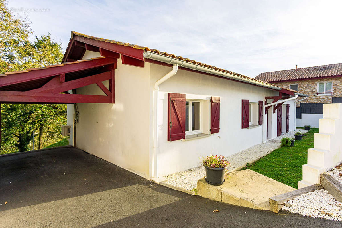 Maison à SAINT-PEE-SUR-NIVELLE