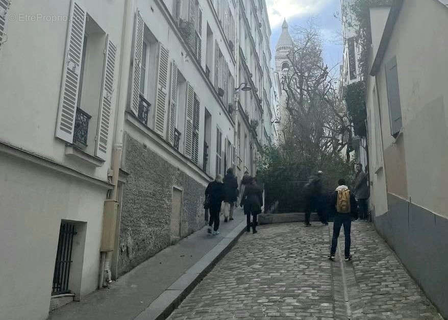 Appartement à PARIS-18E