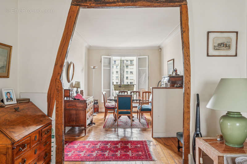 Appartement à PARIS-17E