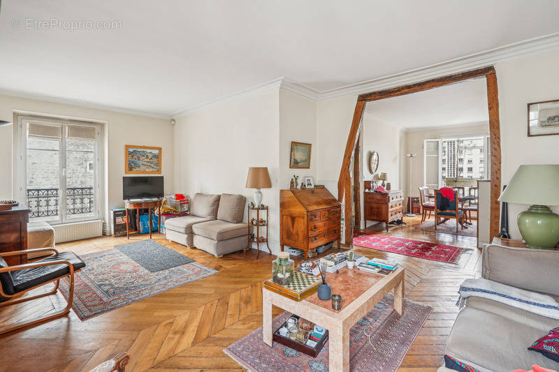 Appartement à PARIS-17E