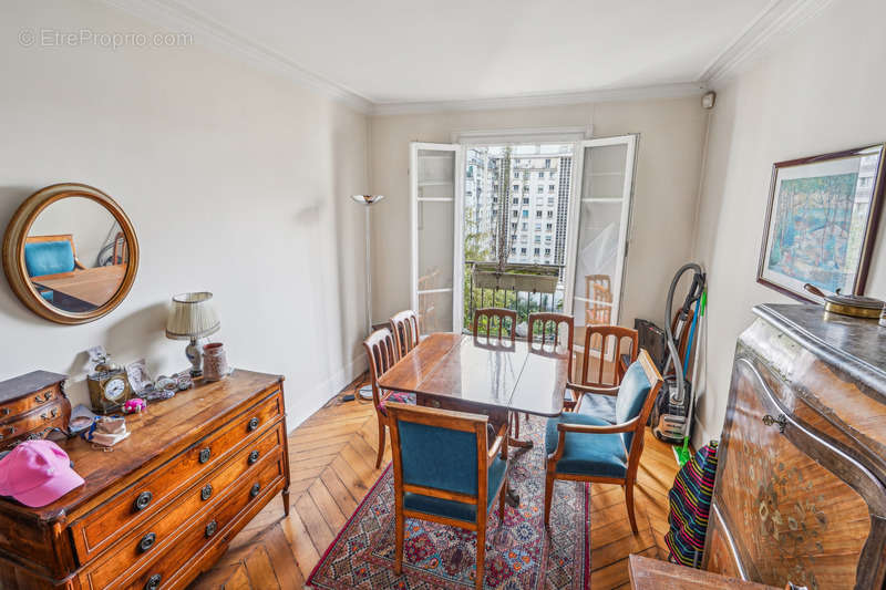 Appartement à PARIS-17E