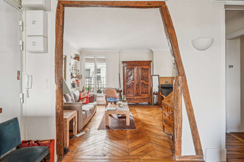 Appartement à PARIS-17E