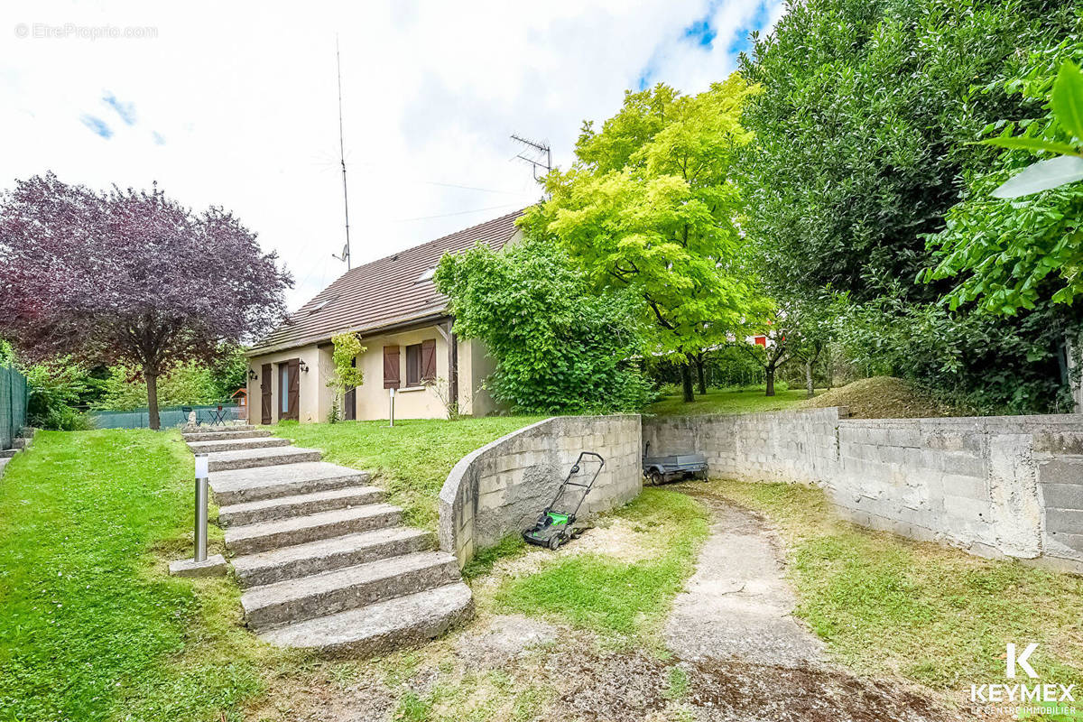 Maison à CHAMPAGNE-SUR-OISE