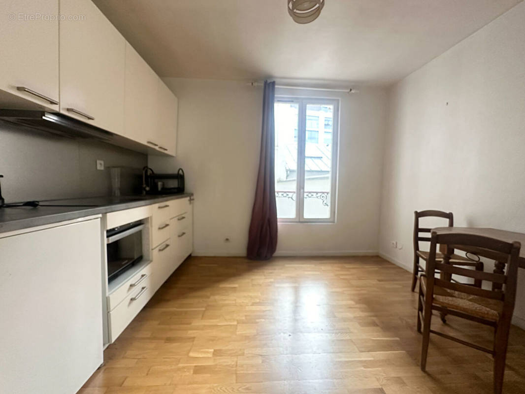 Appartement à PARIS-18E