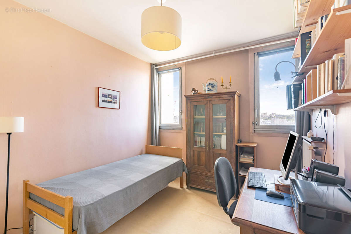 Appartement à PARIS-19E