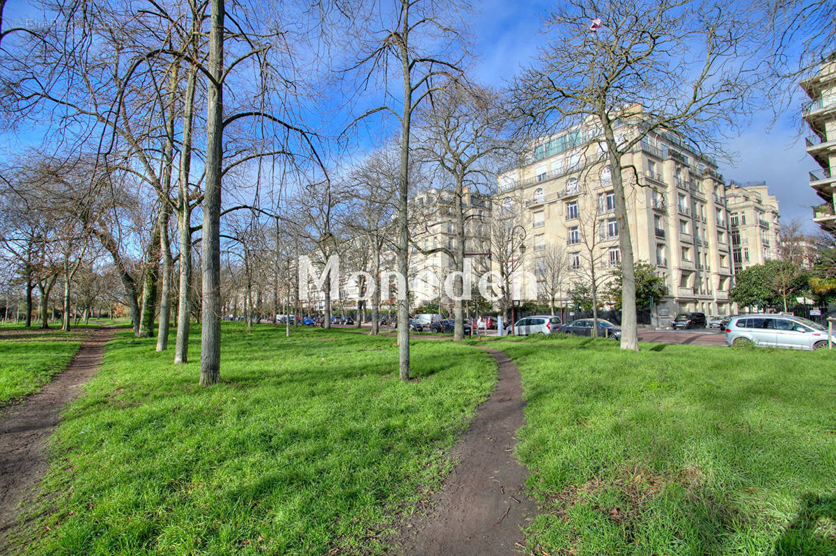 Appartement à NEUILLY-SUR-SEINE