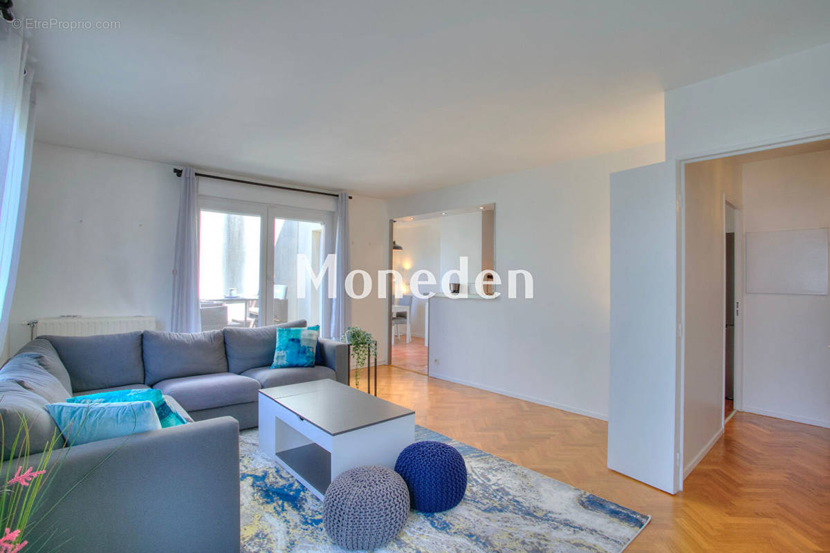 Appartement à COURBEVOIE