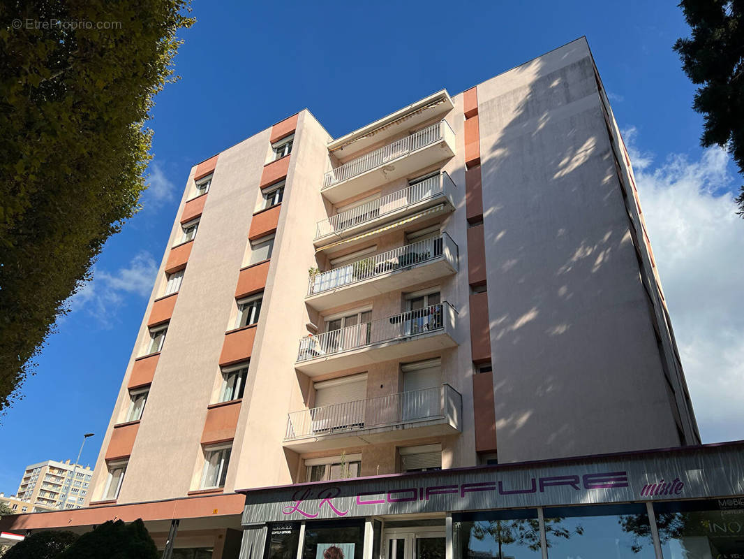 Appartement à SAINT-ETIENNE