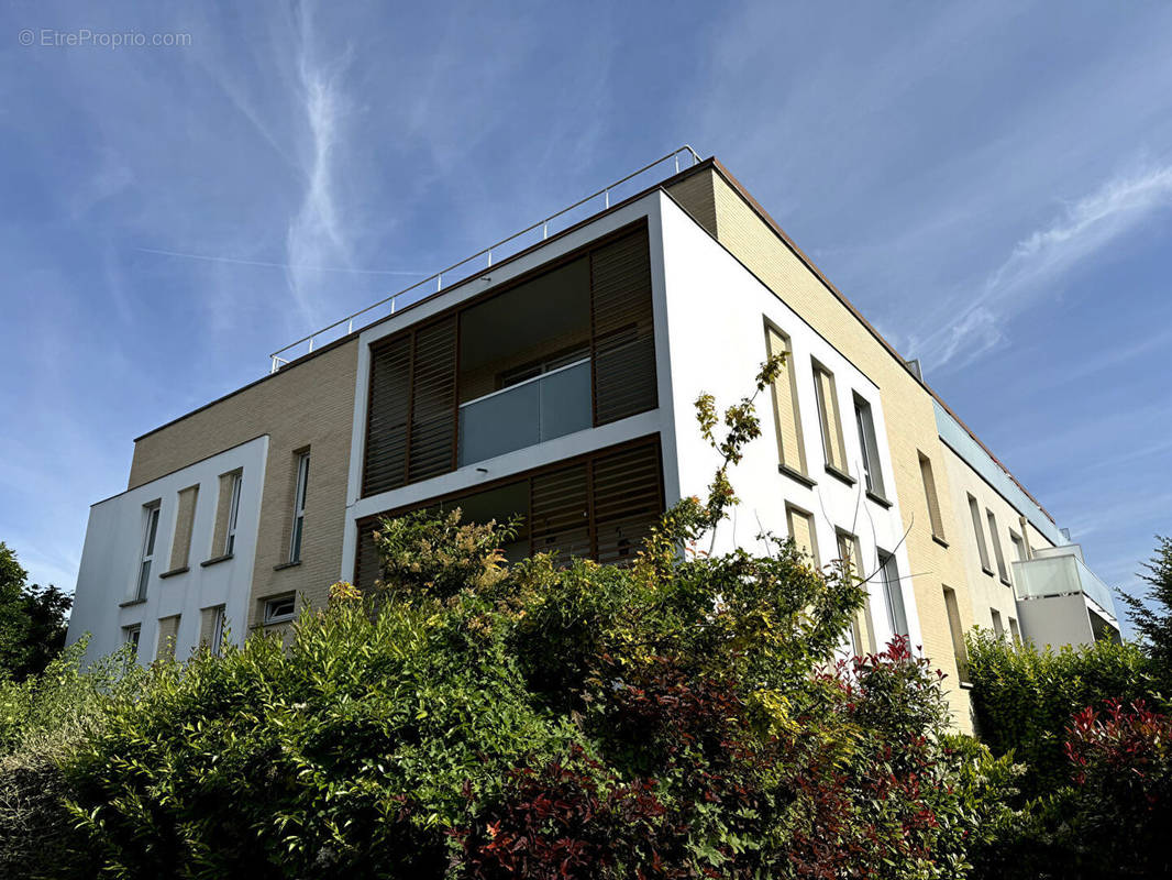 Appartement à SARTROUVILLE