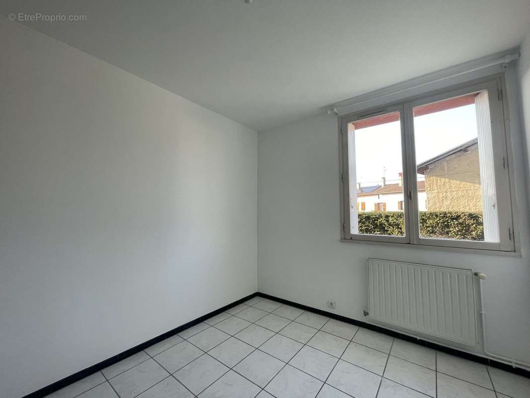 chambre 1 - Appartement à RIVES