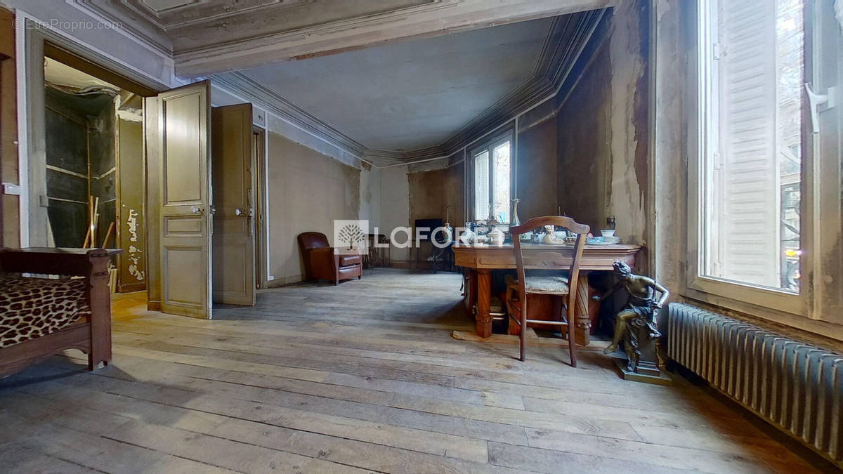 Appartement à PARIS-17E