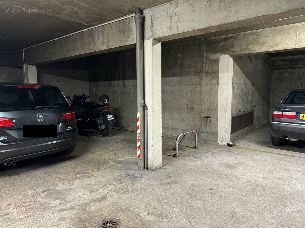 Parking à PARIS-13E