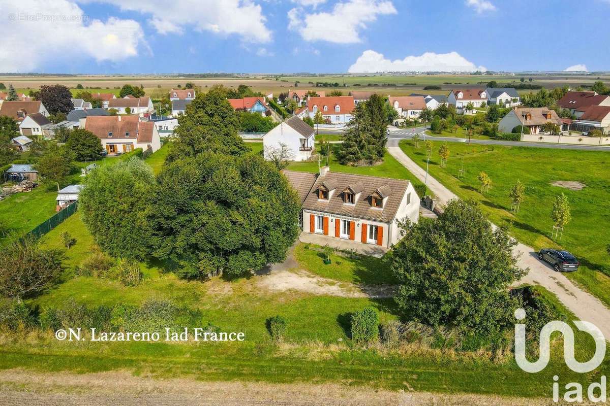 Photo 2 - Maison à CHILLEURS-AUX-BOIS