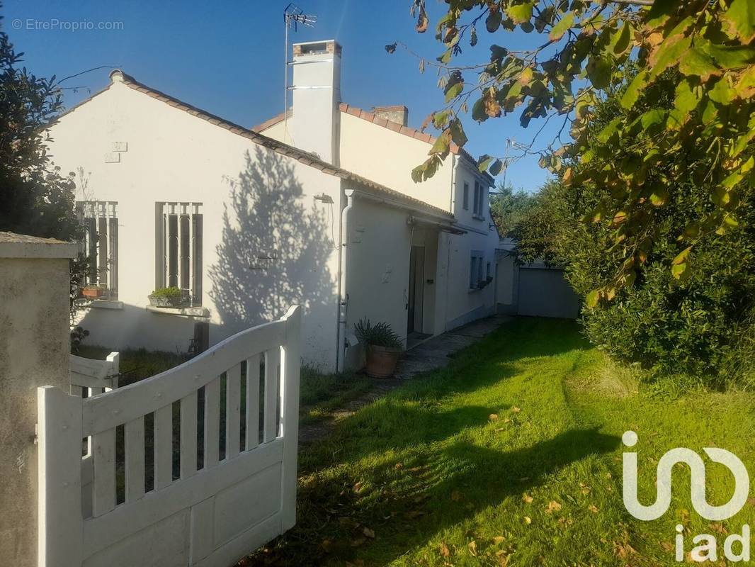 Photo 1 - Maison à SAINTE-RADEGONDE-DES-NOYERS