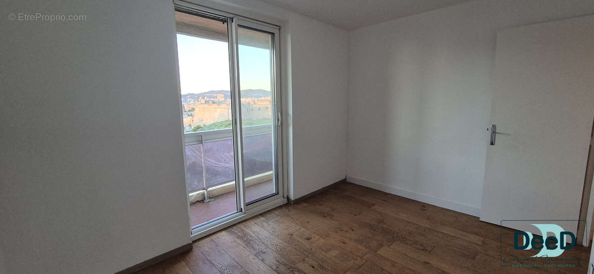 Appartement à MARSEILLE-7E